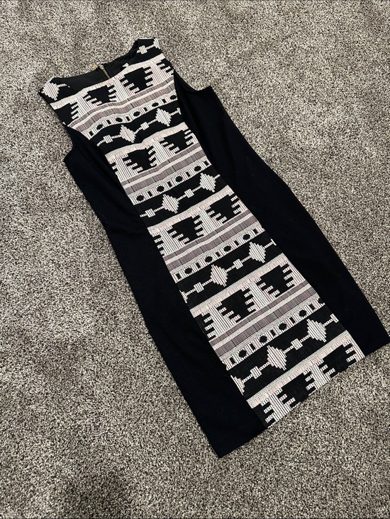 Kensie Dresses & Skirts - Kensie Black and White Zip-Up Embroidered Dress Size SMALL